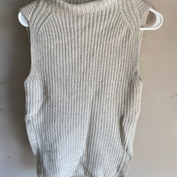 Aritzia Lot - Picture 6 of 11